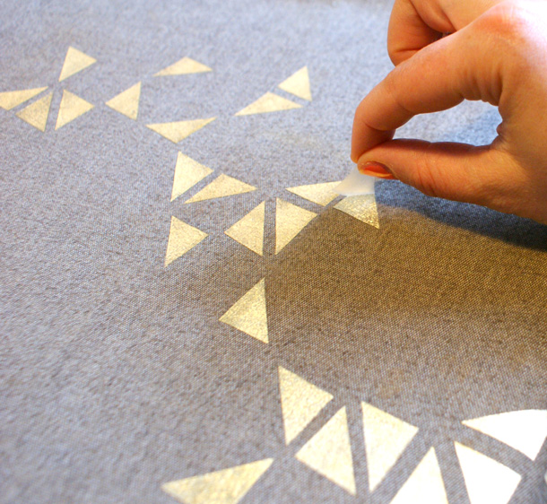 diy-taie-coussin-dore-motif