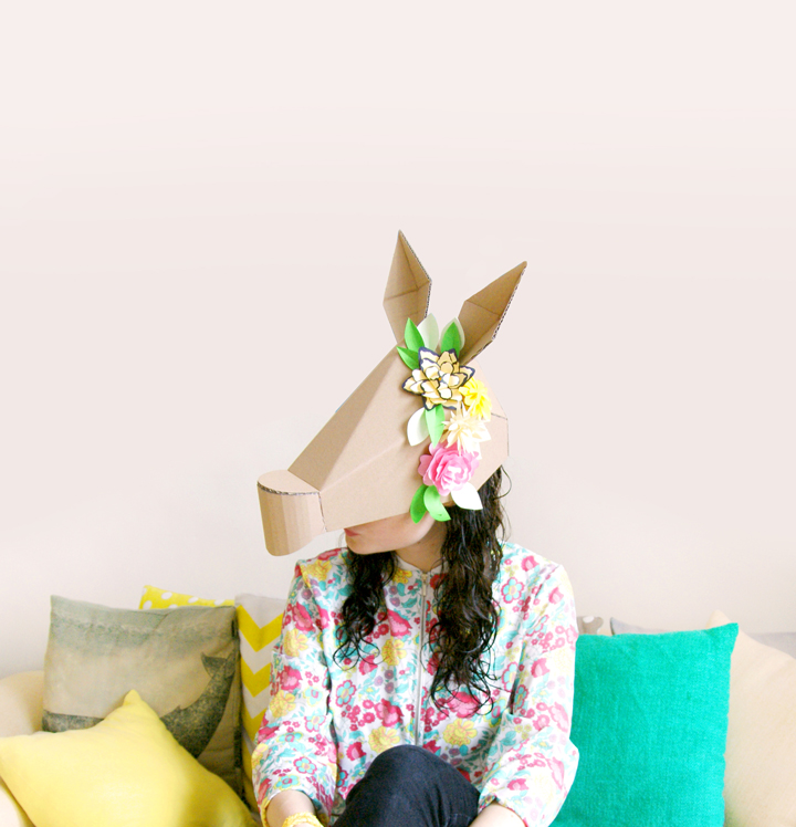 diy-masque-ane-carton-fleurs-papier